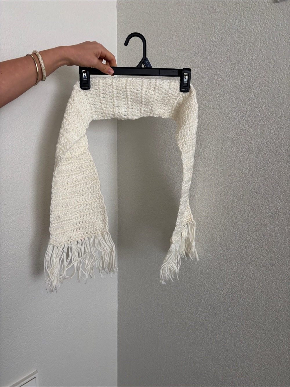 Womenโs Cream Knit Fringe Scarf